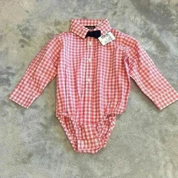 ⭐️The Children's Place - NWT -Gingham design button down onesie bowtie. 12-18 mo - Picture 1 of 3